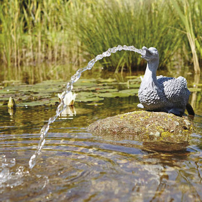 oase spitter duck with solar pump
